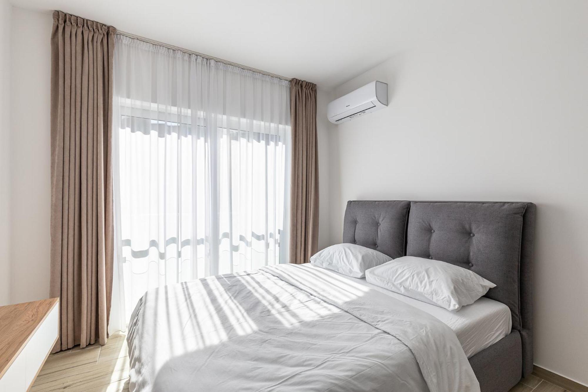 Sunny Side Wellness & Apartment *