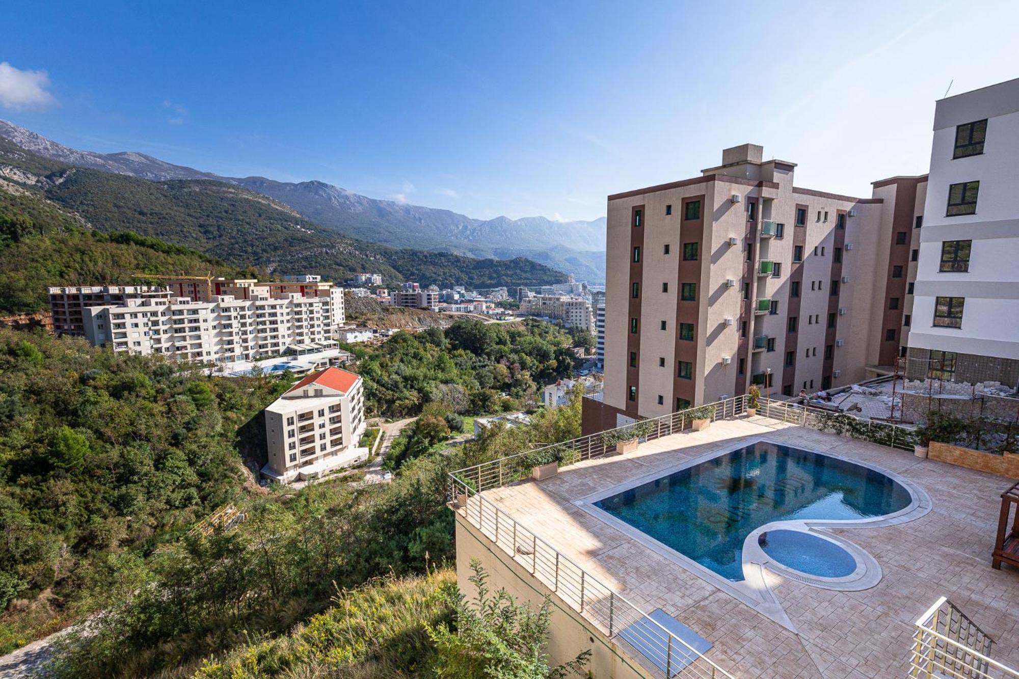 Sunny Side Wellness & Apartment