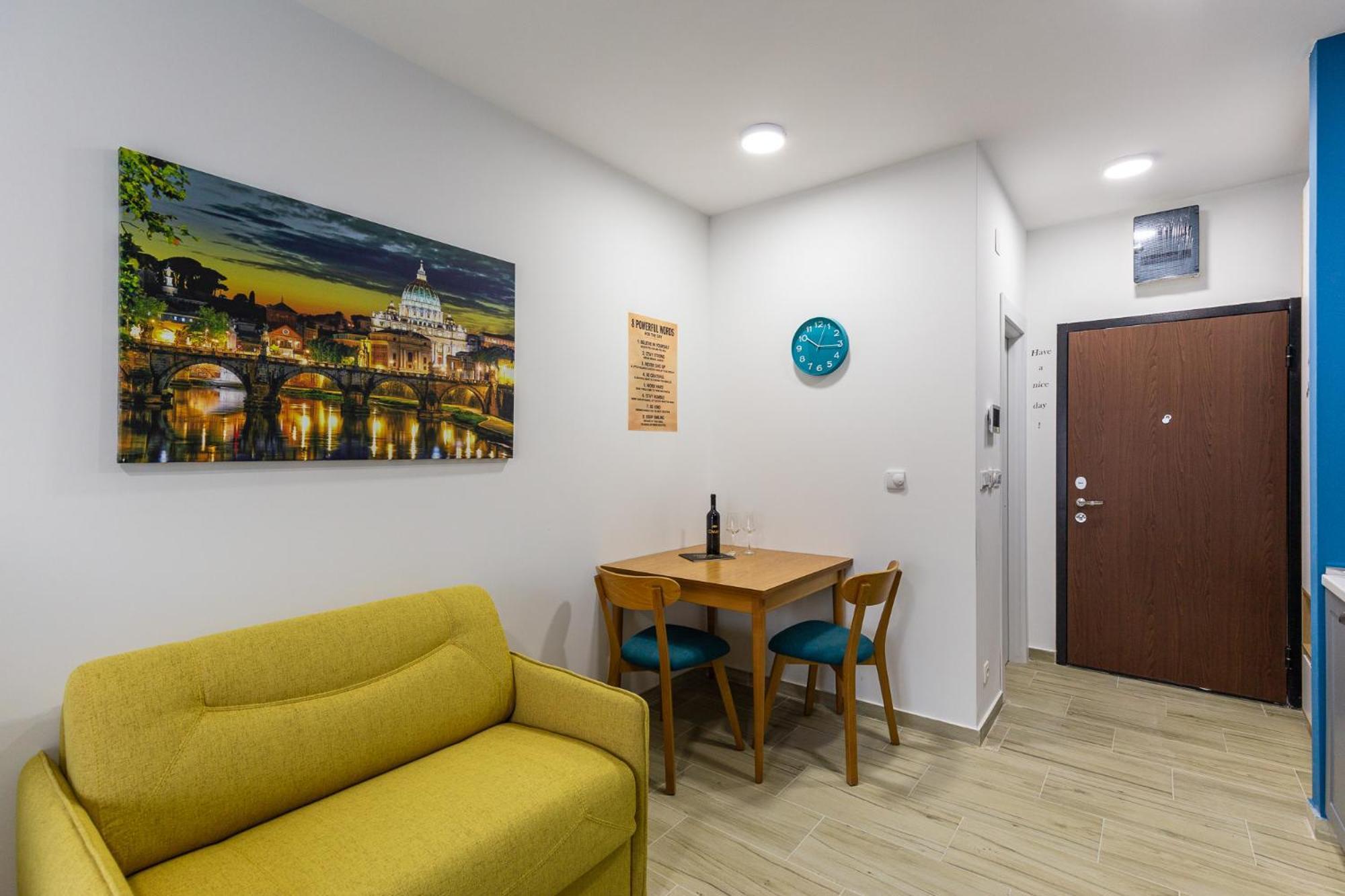 Sunny Side Wellness & Apartment *