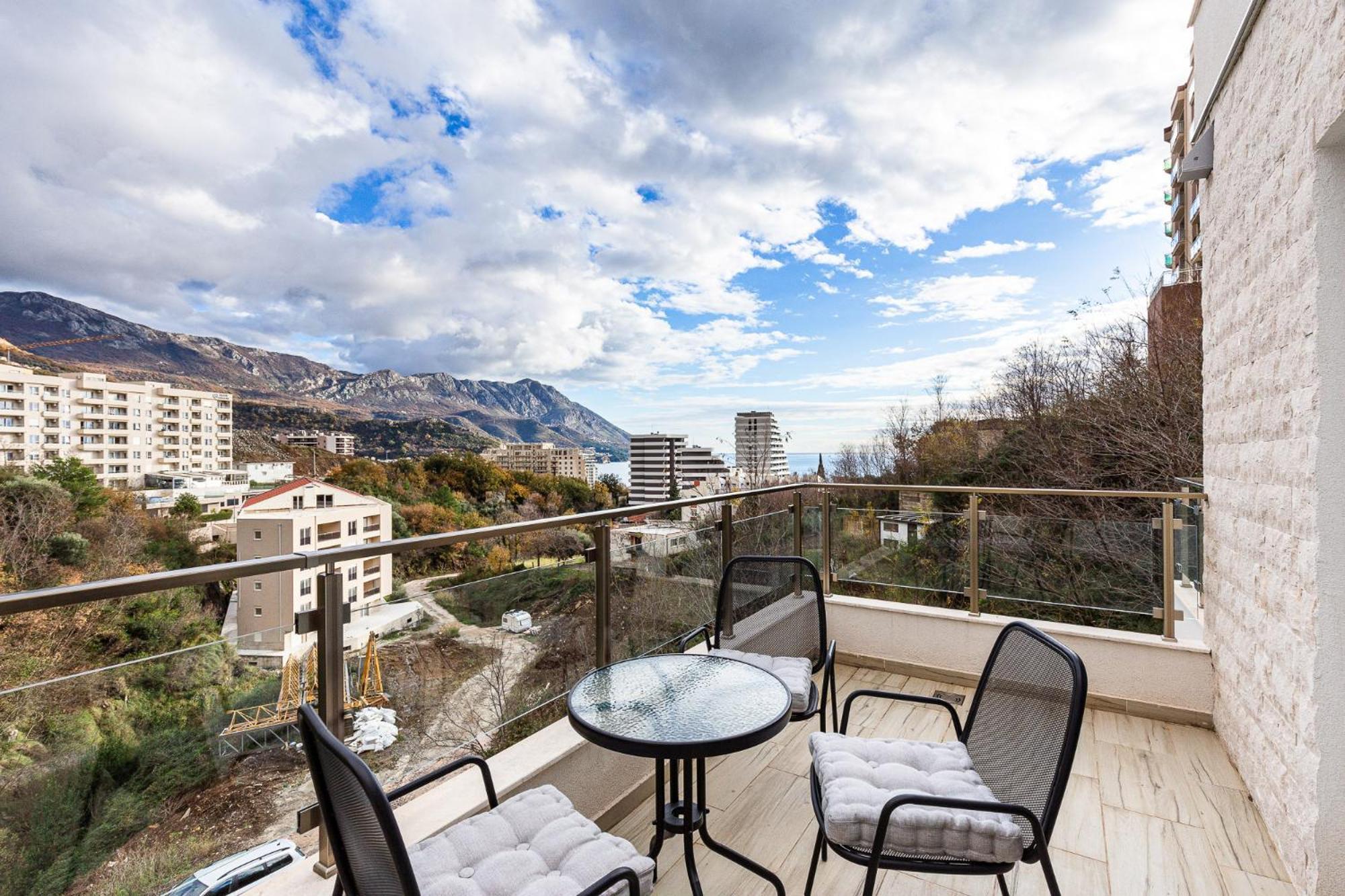 Sunny Side Wellness & Apartment *