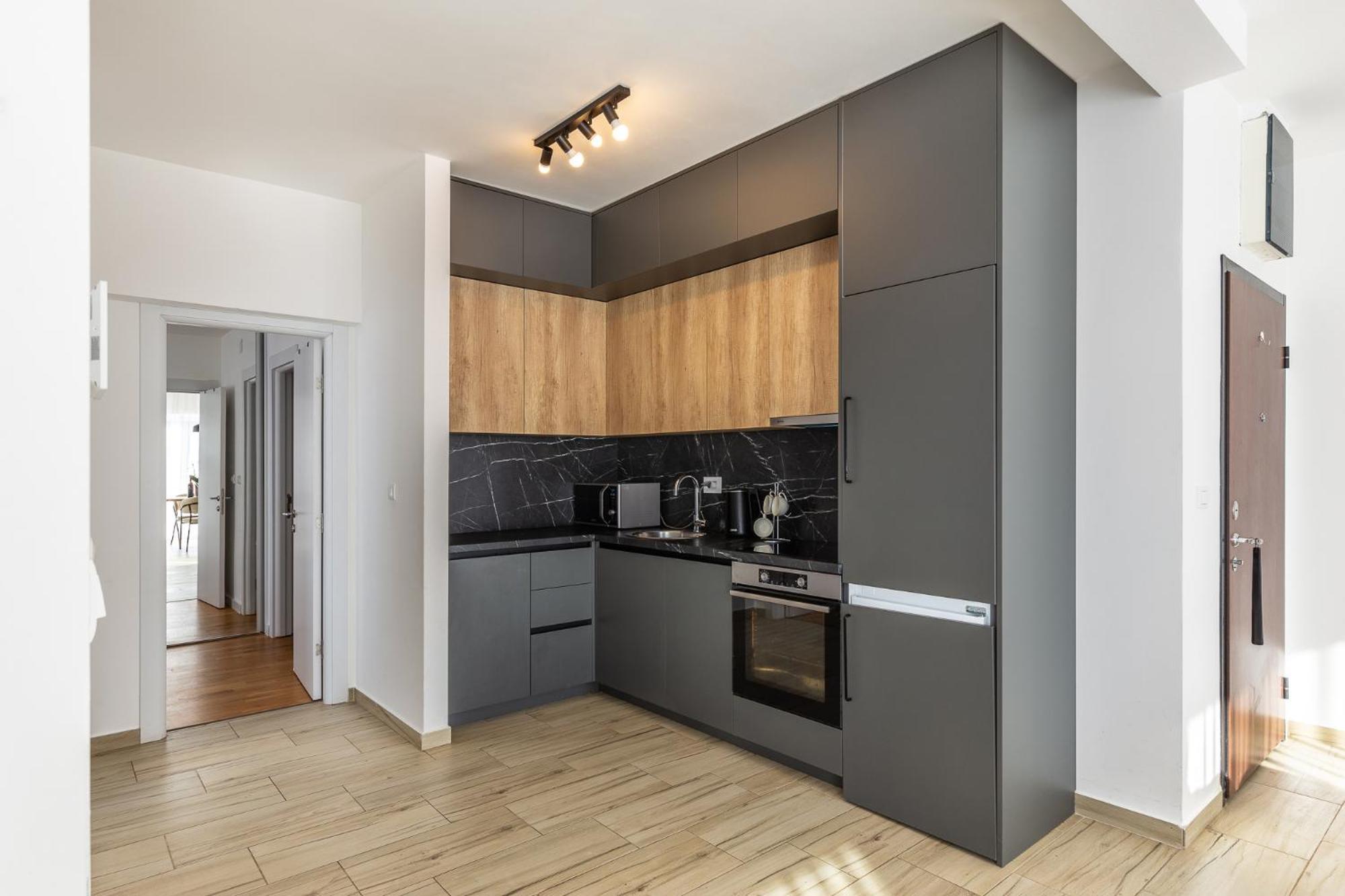Sunny Side Wellness & Apartment